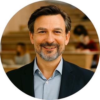 Эксперт Михаил Олешко - кандидат филологических наук